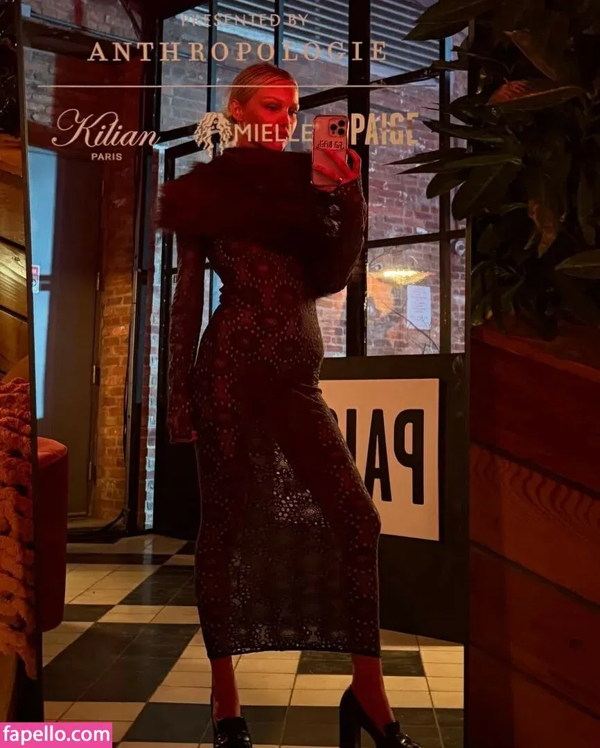 Grace VanderWaal Onlyfans Photo Gallery 