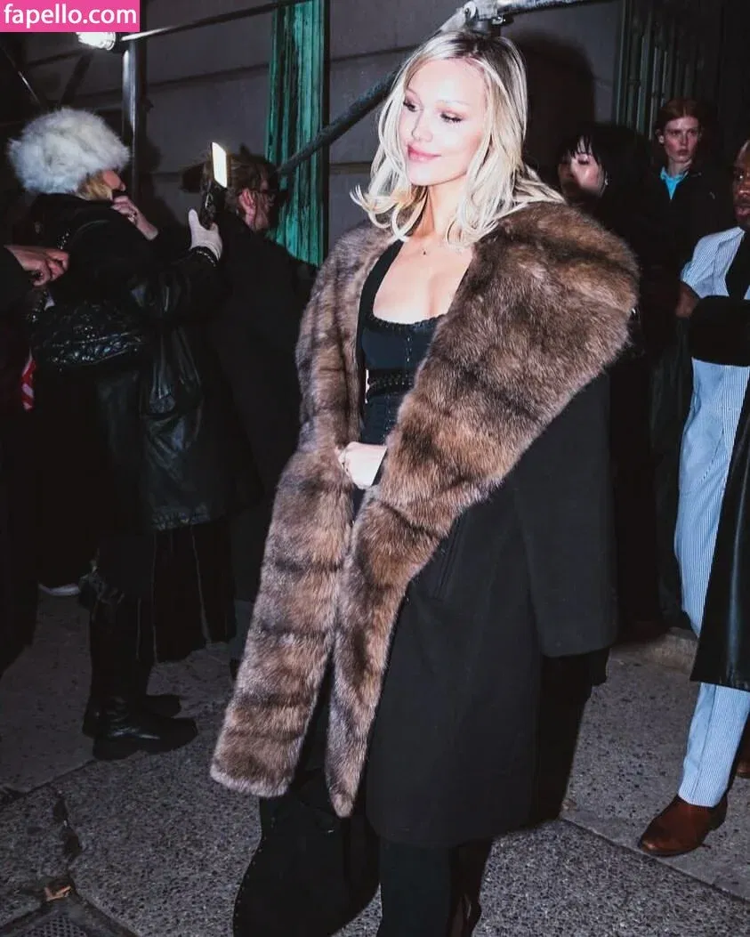 Grace VanderWaal Onlyfans Photo Gallery 