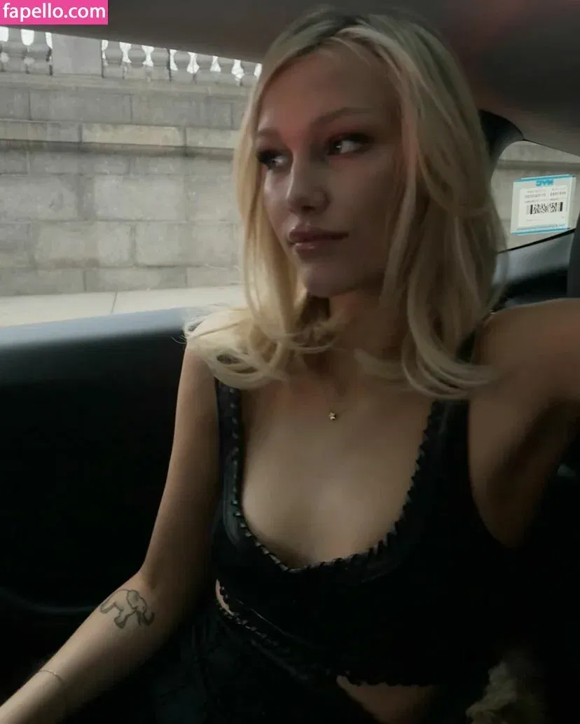 Grace VanderWaal Onlyfans Photo Gallery 