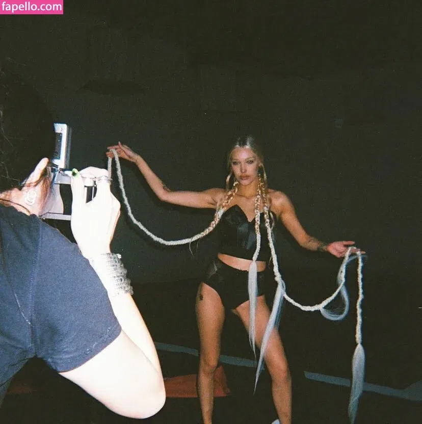 Grace VanderWaal Onlyfans Photo Gallery 