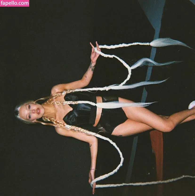 Grace VanderWaal Onlyfans Photo Gallery 