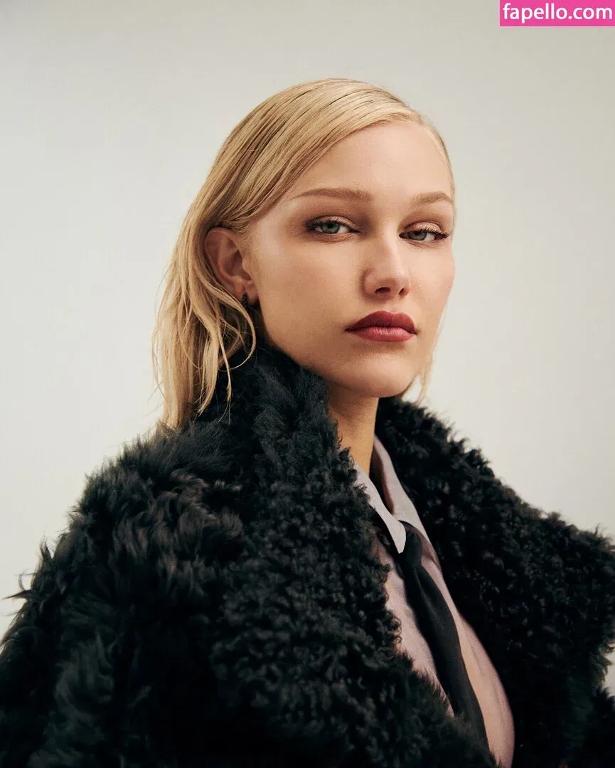 Grace VanderWaal Onlyfans Photo Gallery 