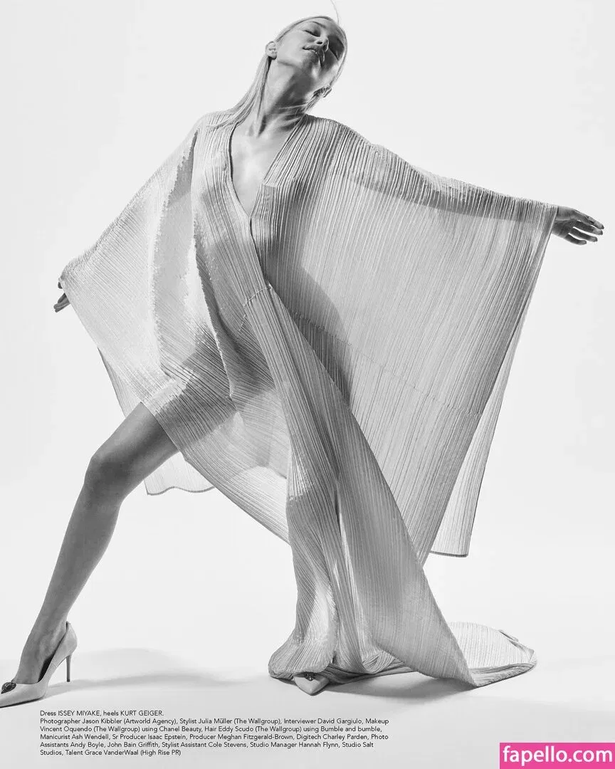 Grace VanderWaal Onlyfans Photo Gallery 