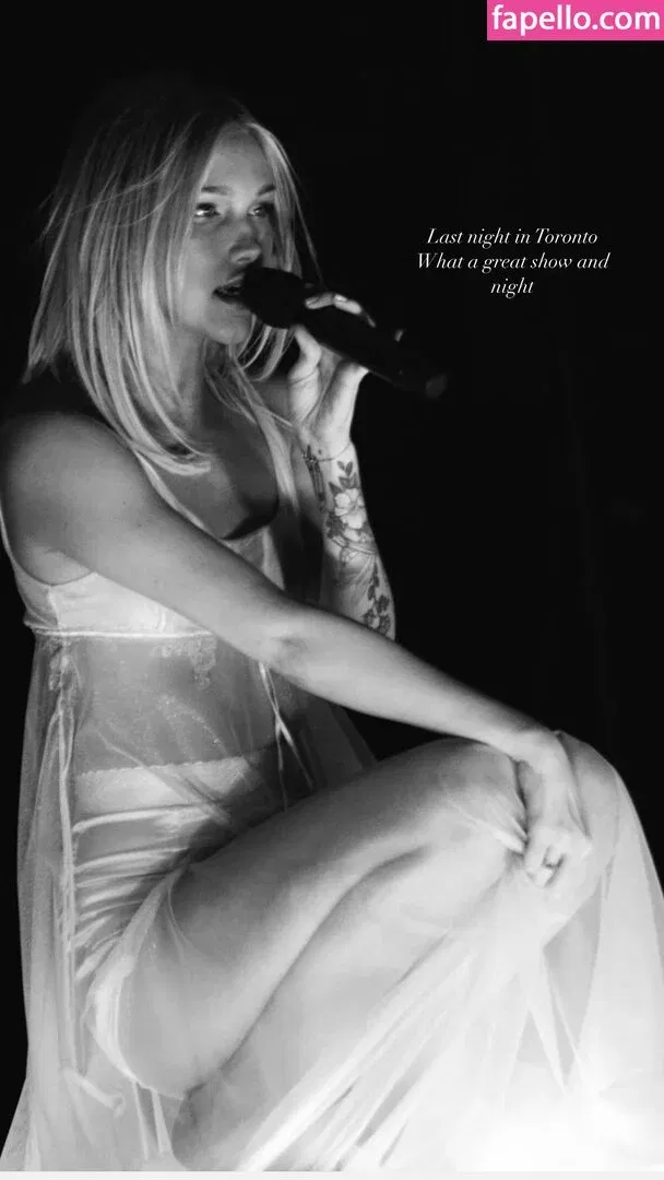 Grace VanderWaal Onlyfans Photo Gallery 