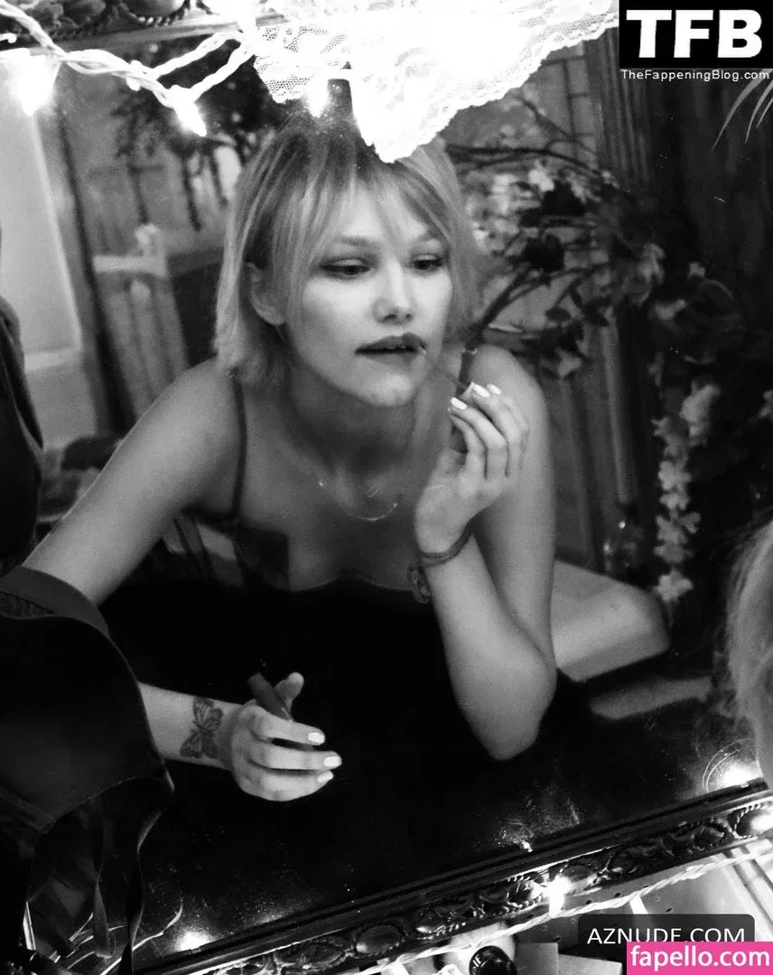 Grace VanderWaal Onlyfans Photo Gallery 