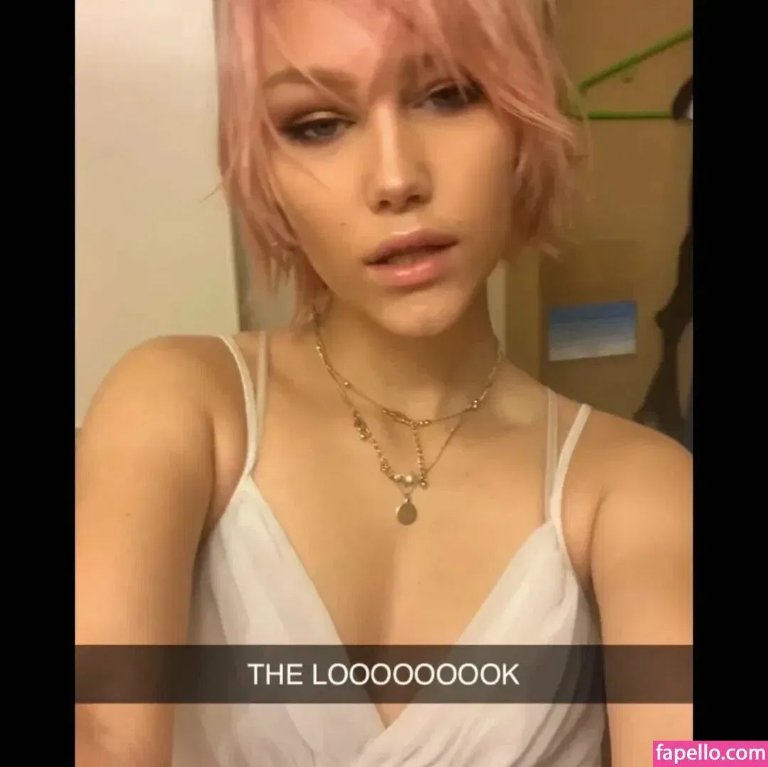 Grace VanderWaal Onlyfans Photo Gallery 