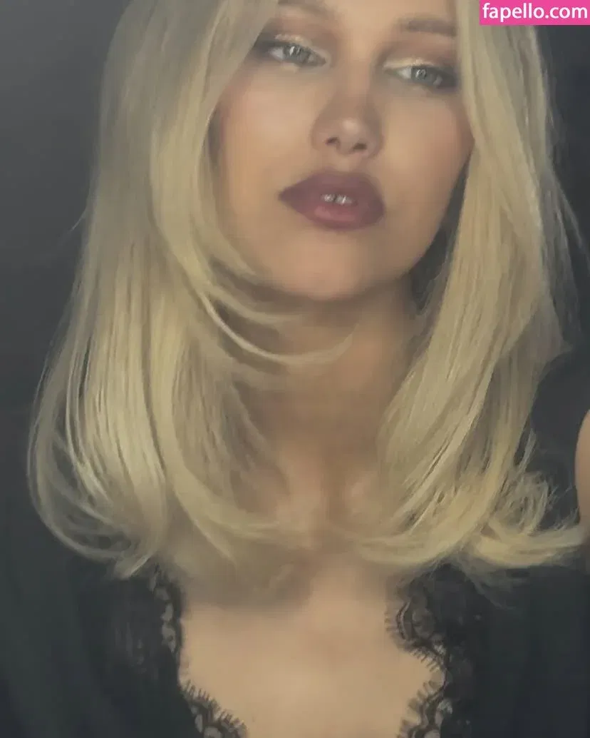 Grace VanderWaal Onlyfans Photo Gallery 