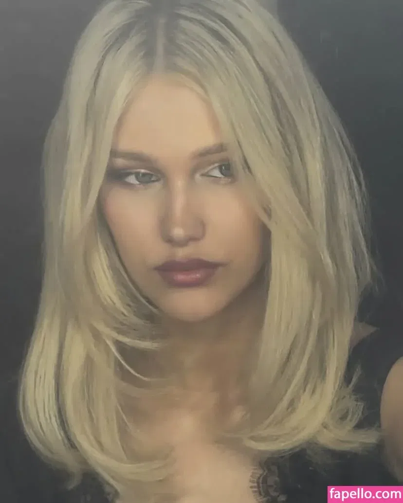 Grace VanderWaal Onlyfans Photo Gallery 