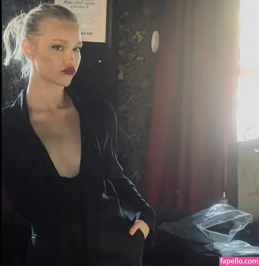 Grace VanderWaal Onlyfans Photo Gallery 