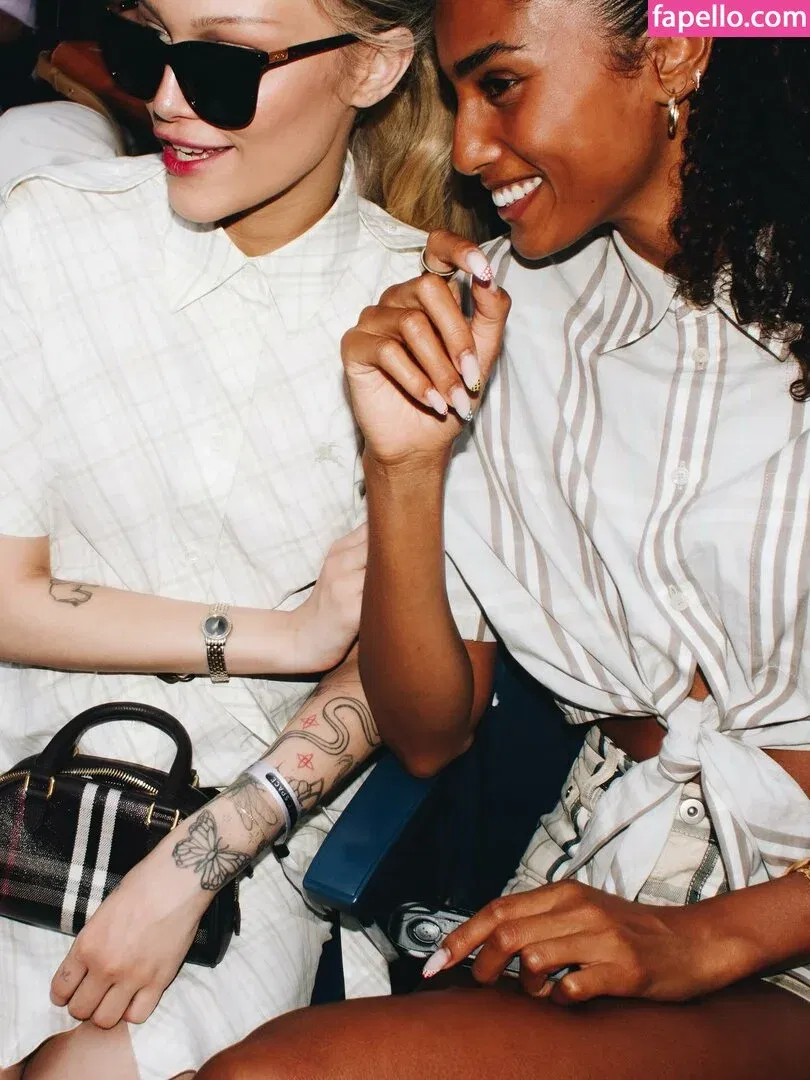 Grace VanderWaal Onlyfans Photo Gallery 