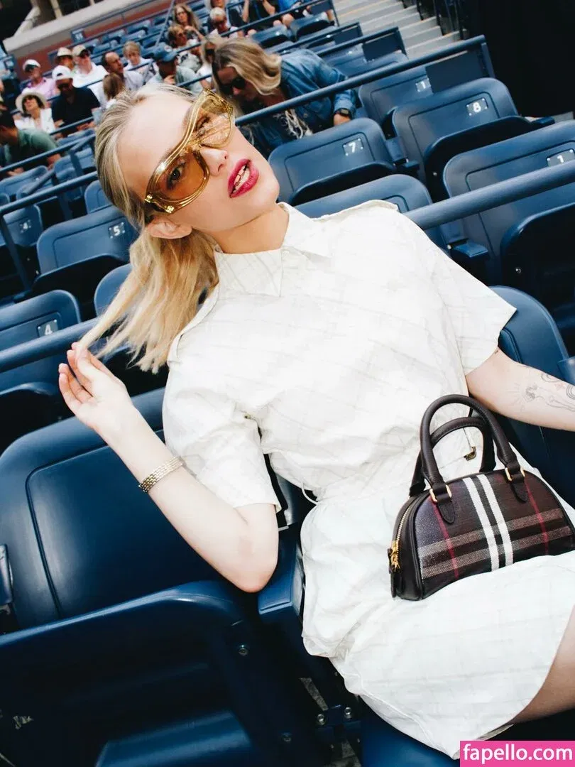 Grace VanderWaal Onlyfans Photo Gallery 