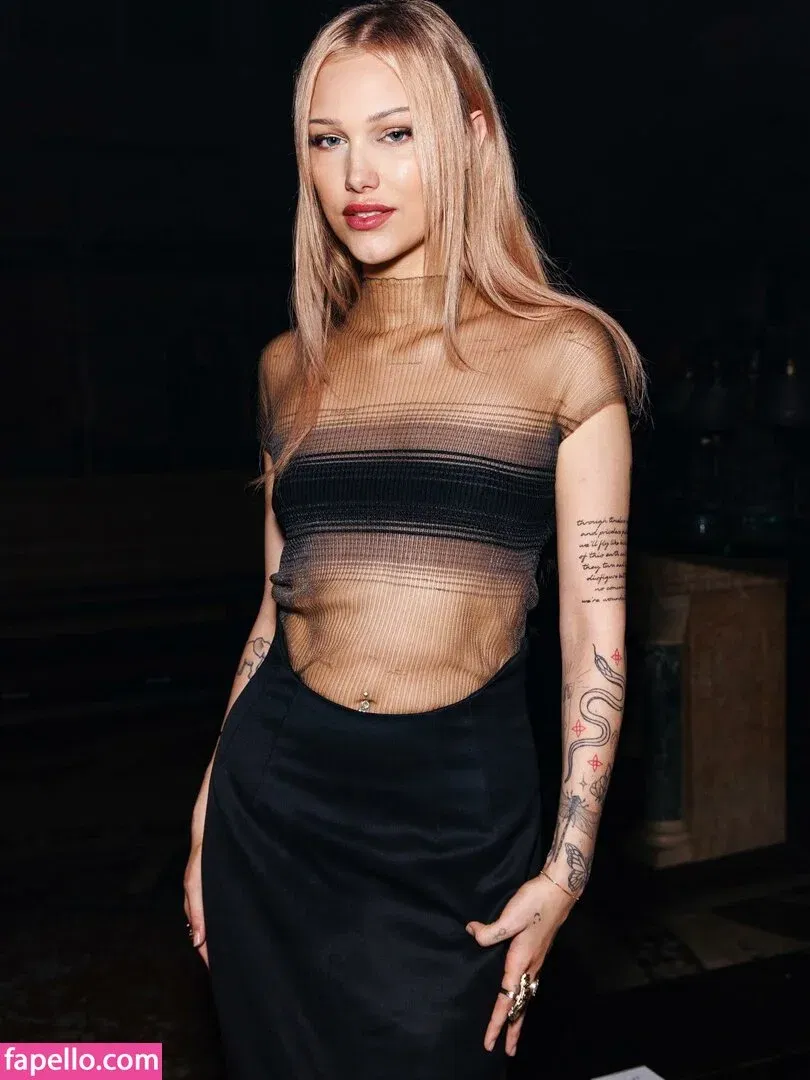 Grace VanderWaal Onlyfans Photo Gallery 