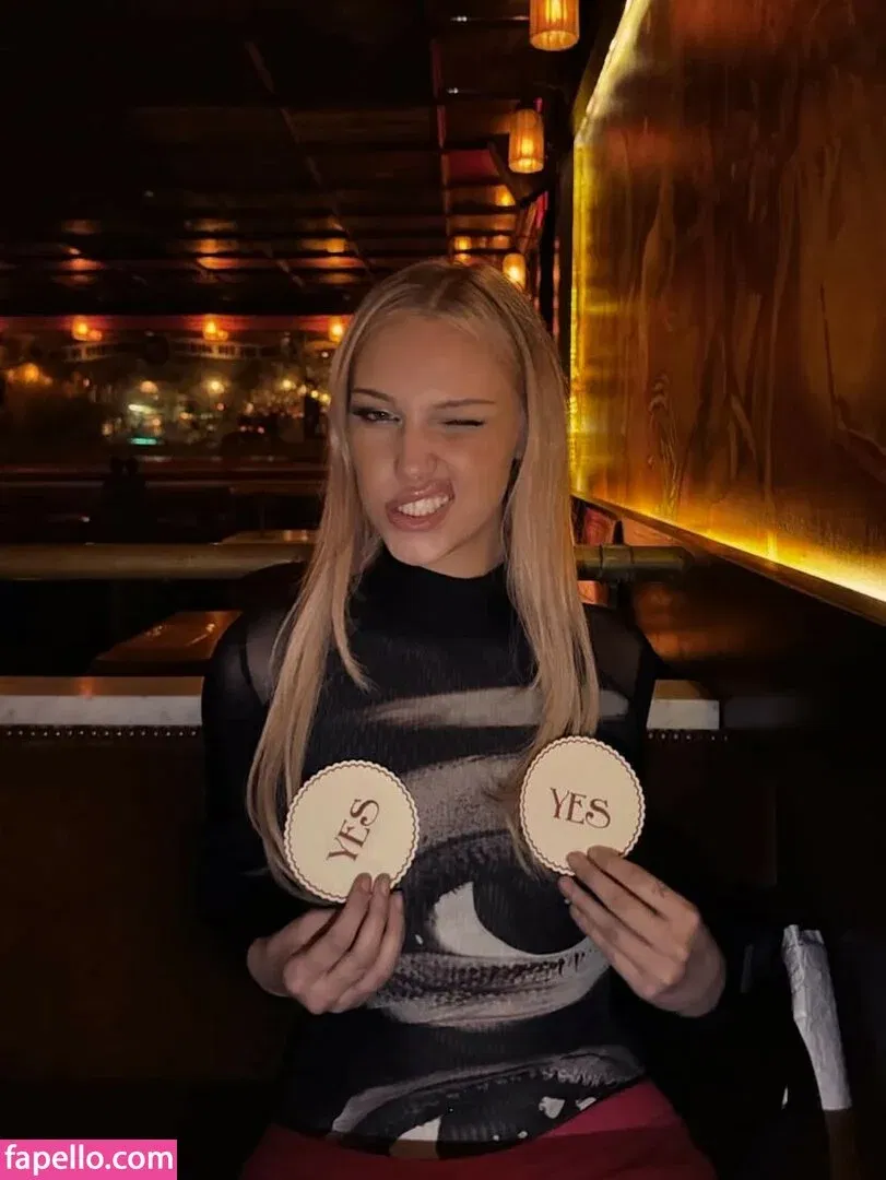 Grace VanderWaal Onlyfans Photo Gallery 