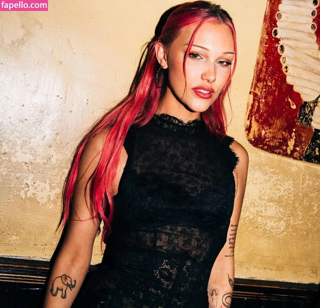 Grace VanderWaal Onlyfans Photo Gallery 