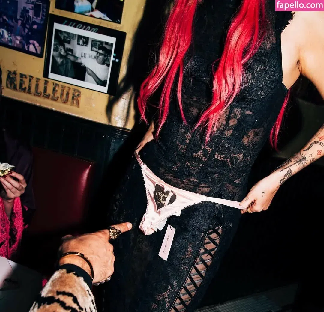 Grace VanderWaal Onlyfans Photo Gallery 