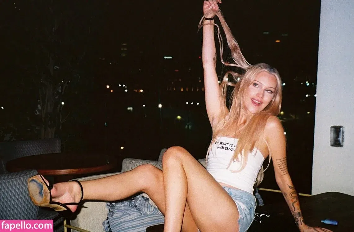 Grace VanderWaal Onlyfans Photo Gallery 