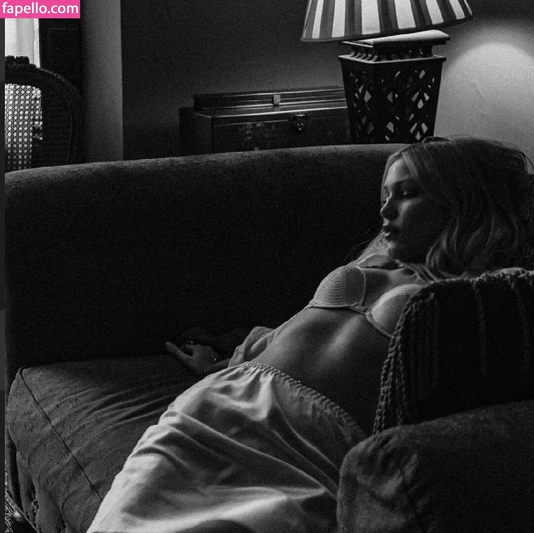 Grace VanderWaal Onlyfans Photo Gallery 