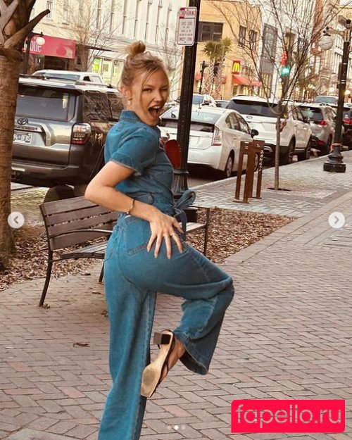 Grace VanderWaal Onlyfans Photo Gallery 