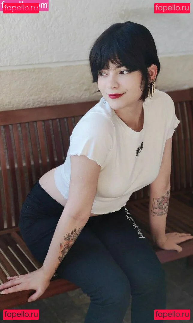 Lari Anjos Onlyfans Photo Gallery 