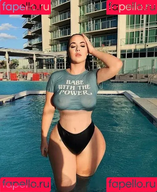 Holly Luyah Onlyfans Photo Gallery 