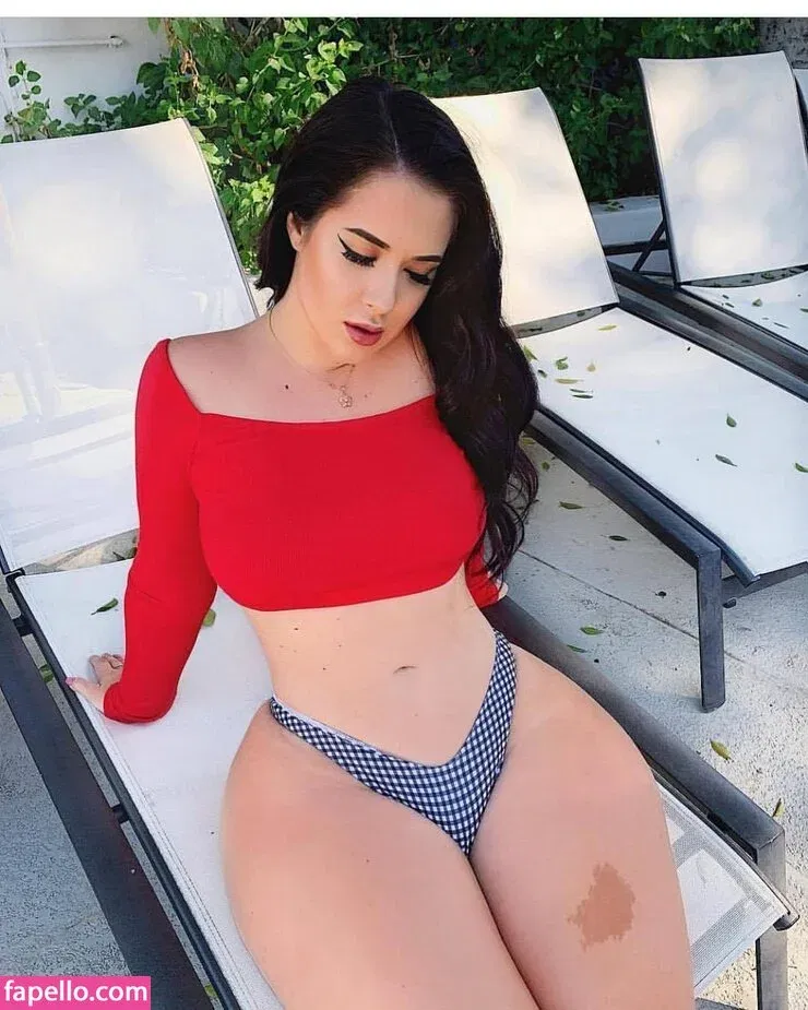Holly Luyah Onlyfans Photo Gallery 