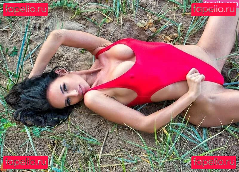 Kristina Grizzly Onlyfans Photo Gallery 