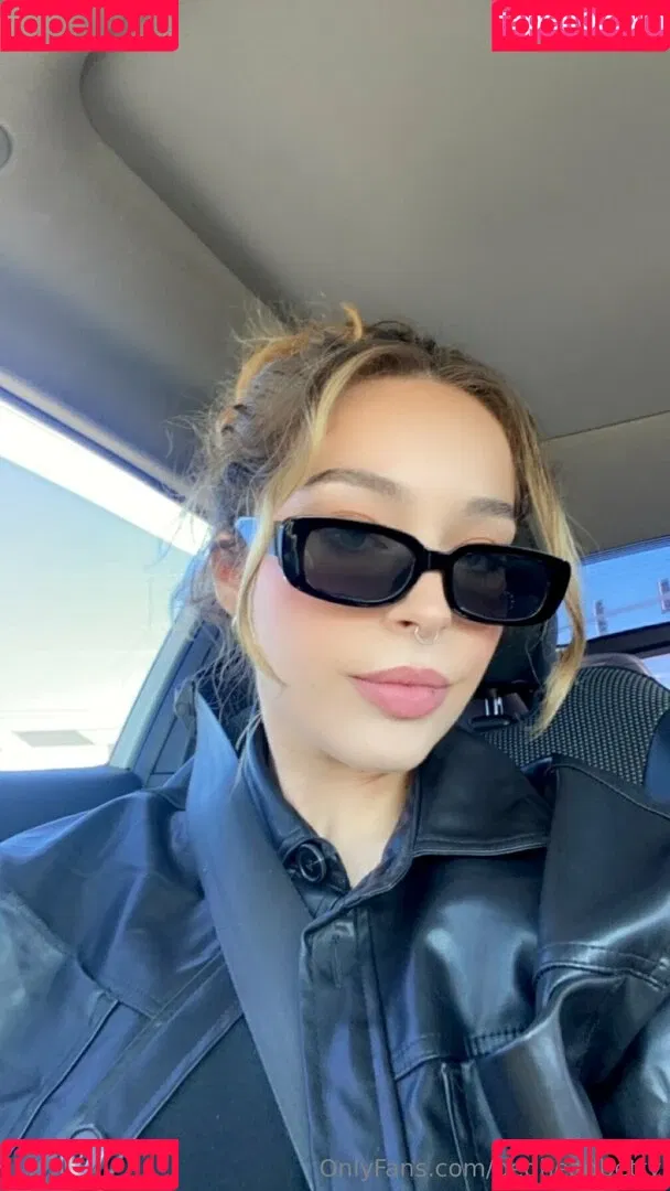 bedheadbetty Onlyfans Photo Gallery 