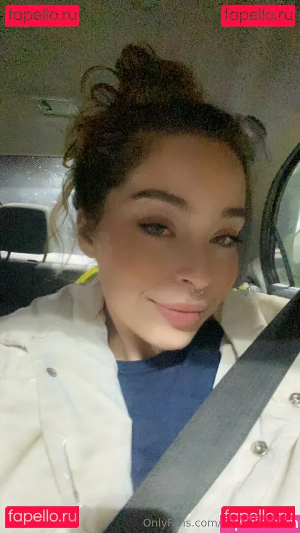 bedheadbetty Onlyfans Photo Gallery 