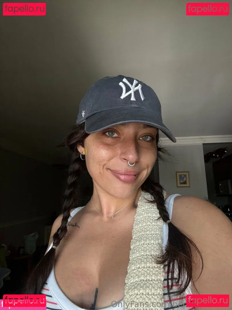 bedheadbetty Onlyfans Photo Gallery 