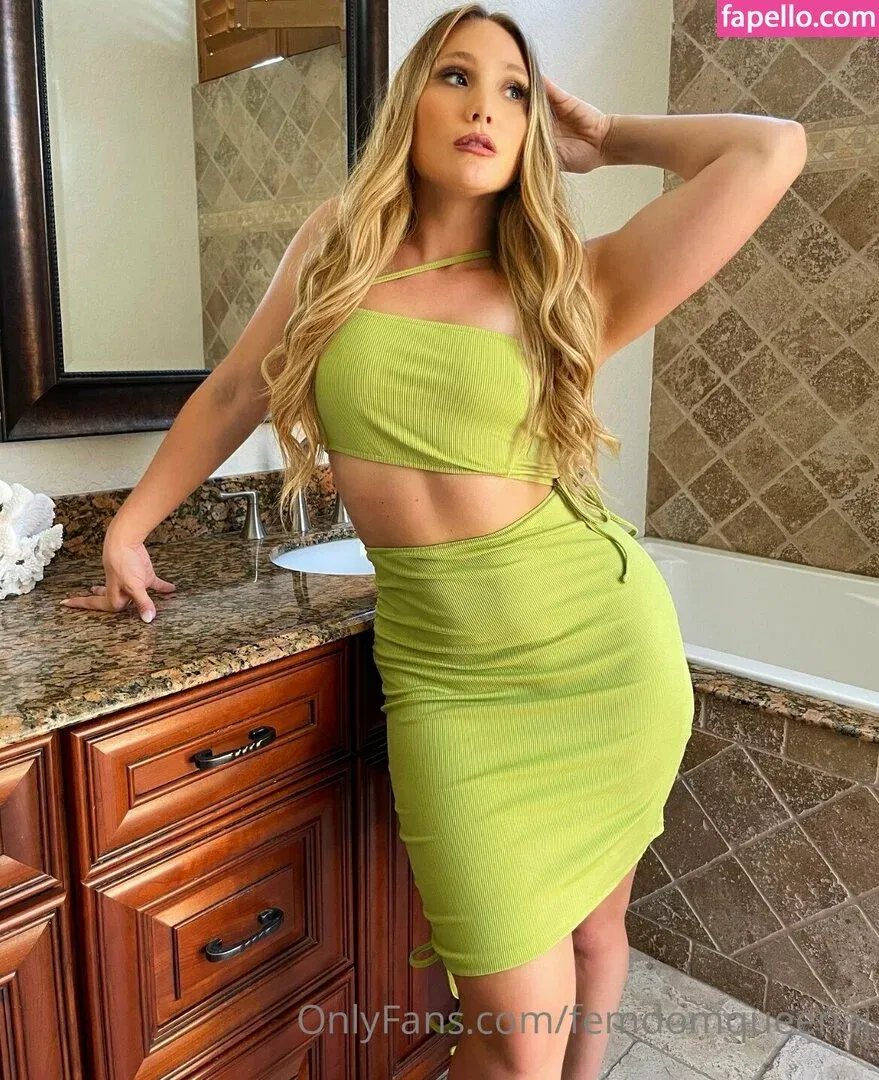 femdomqueenaj Onlyfans Photo Gallery 