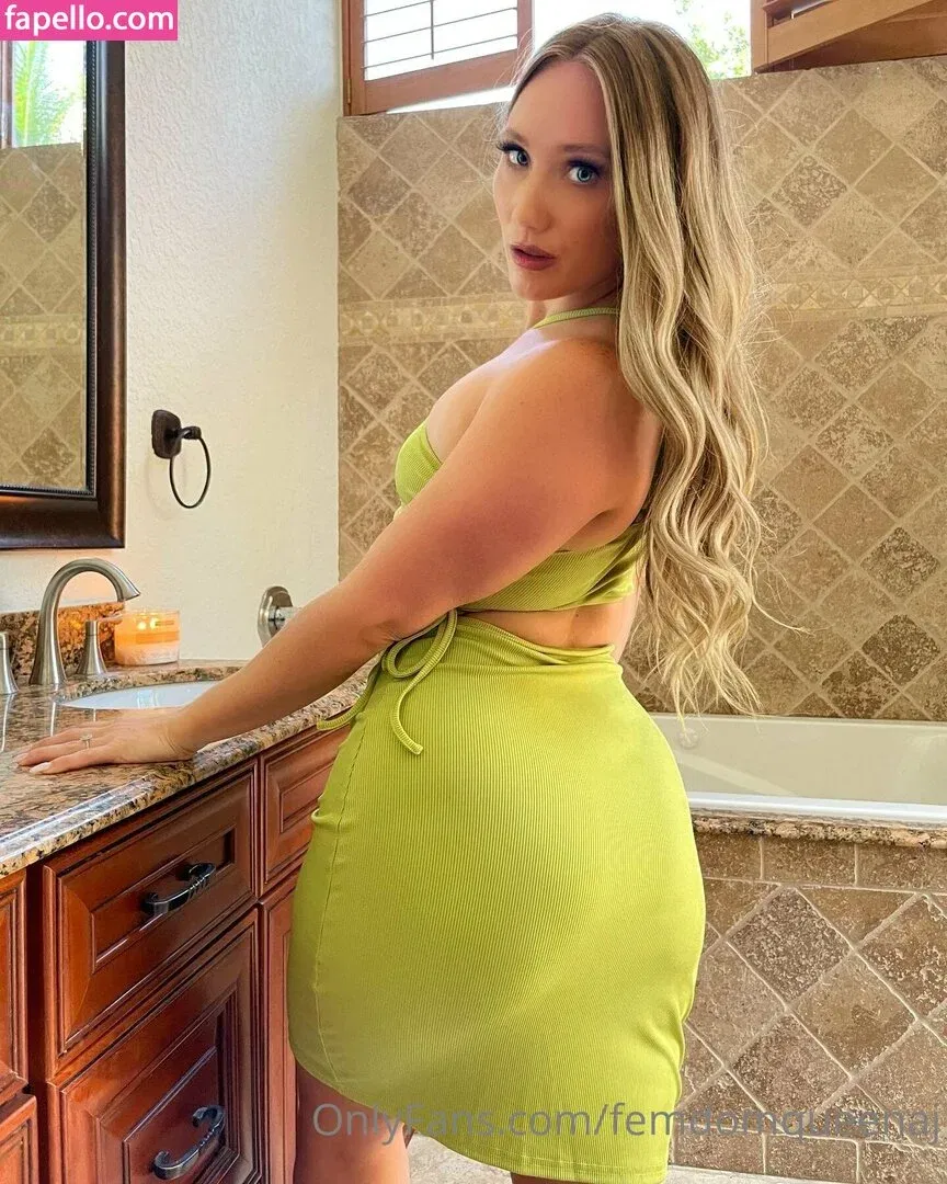 femdomqueenaj Onlyfans Photo Gallery 