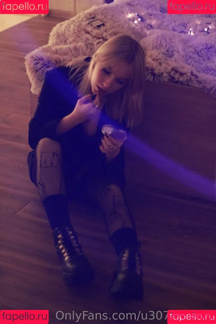 mori_midori Onlyfans Photo Gallery 