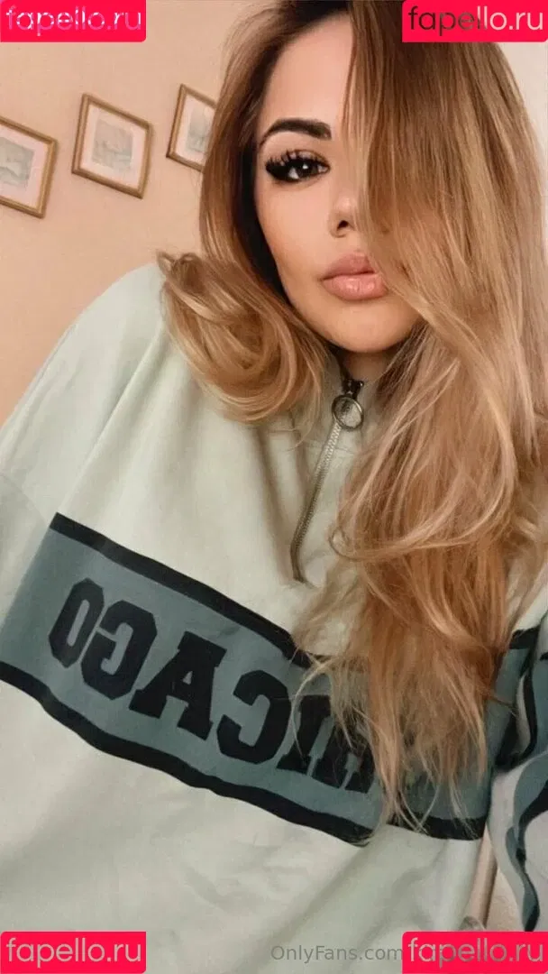 kira_naughty Onlyfans Photo Gallery 