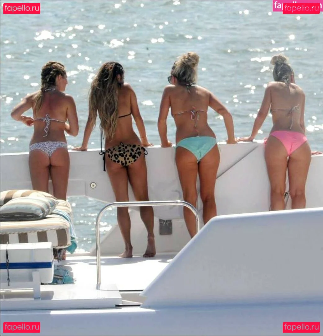 Ashley Tisdale Onlyfans Photo Gallery 