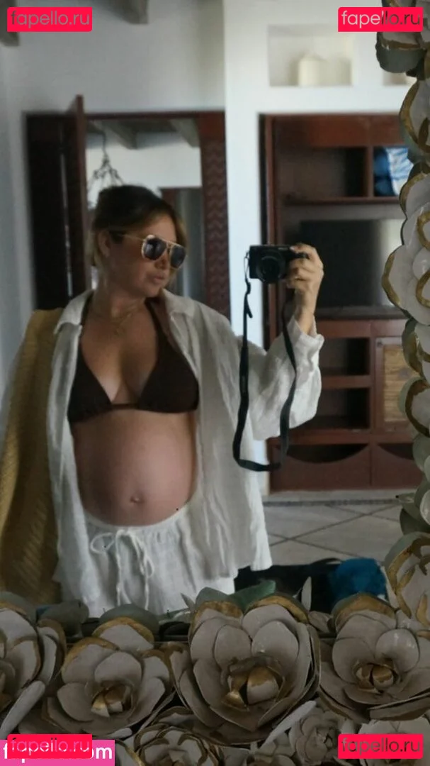 Ashley Tisdale Onlyfans Photo Gallery 