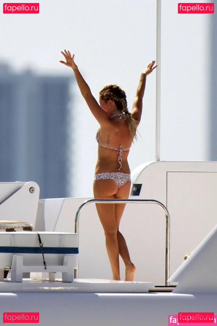 Ashley Tisdale Onlyfans Photo Gallery 