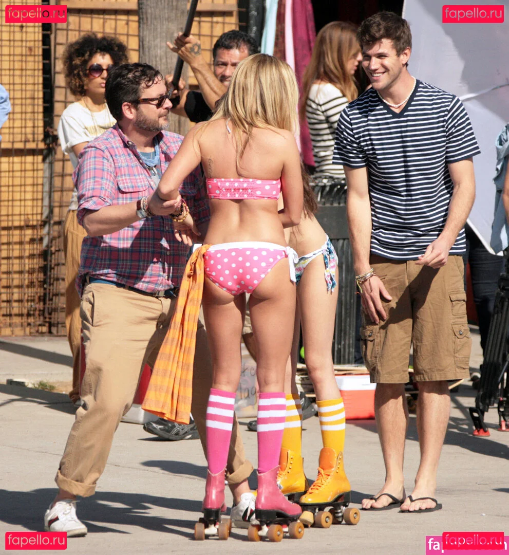 Ashley Tisdale Onlyfans Photo Gallery 