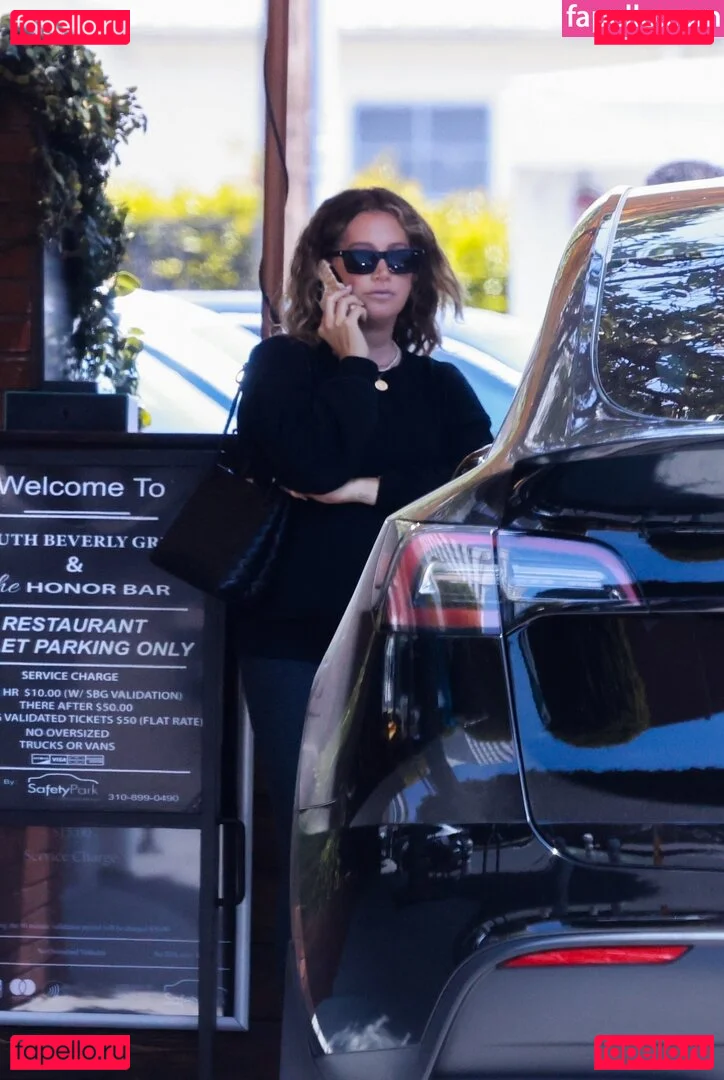 Ashley Tisdale Onlyfans Photo Gallery 