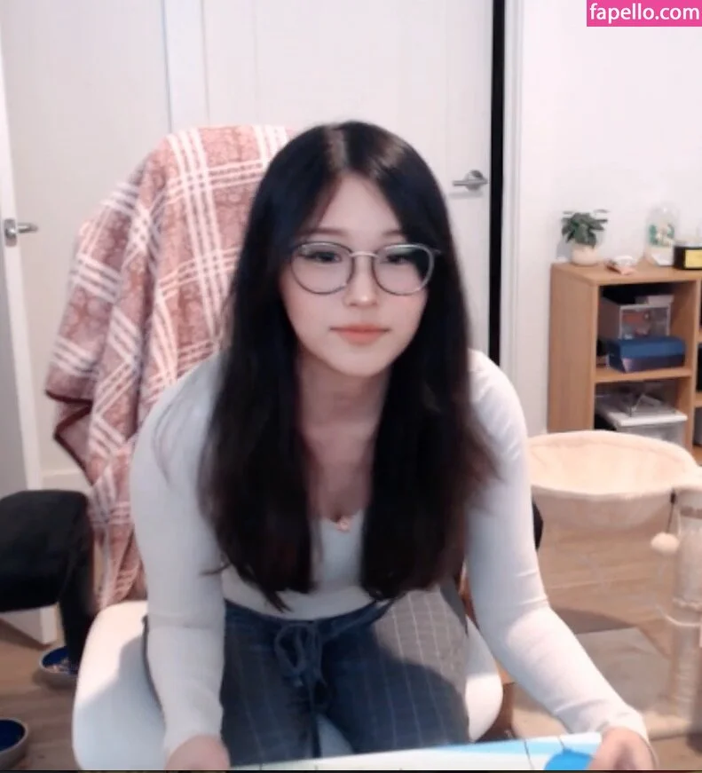 Kang Hee Yoon Onlyfans Photo Gallery 