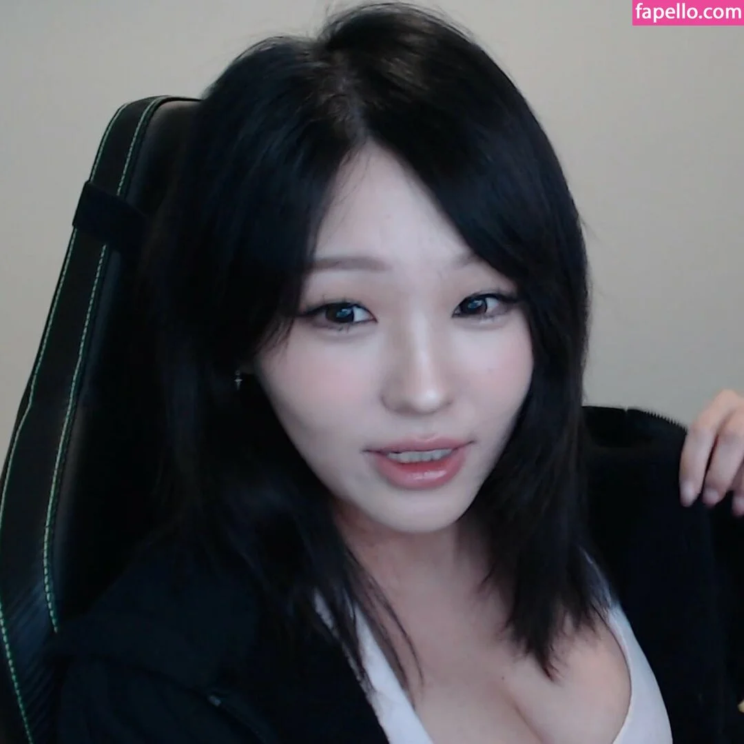 Kang Hee Yoon Onlyfans Photo Gallery 