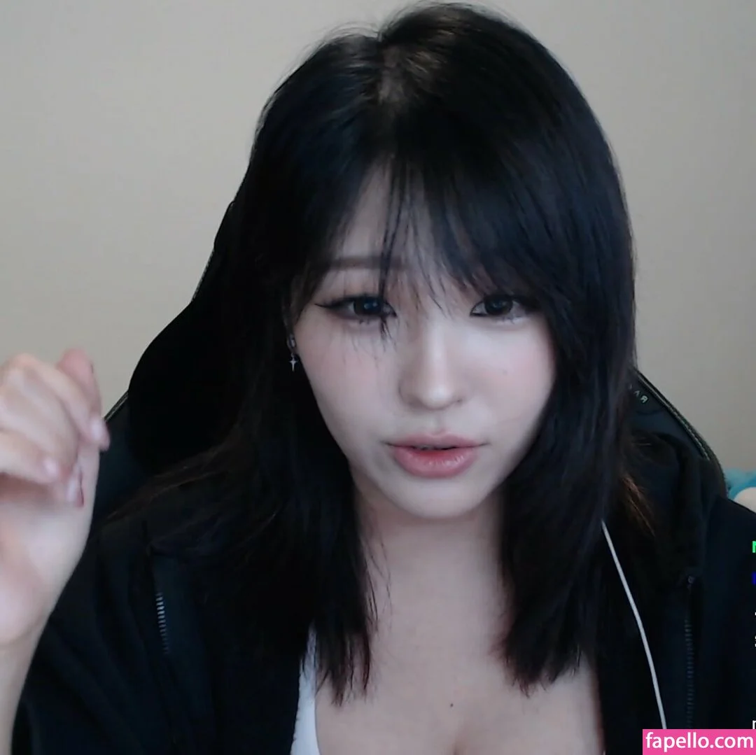 Kang Hee Yoon Onlyfans Photo Gallery 