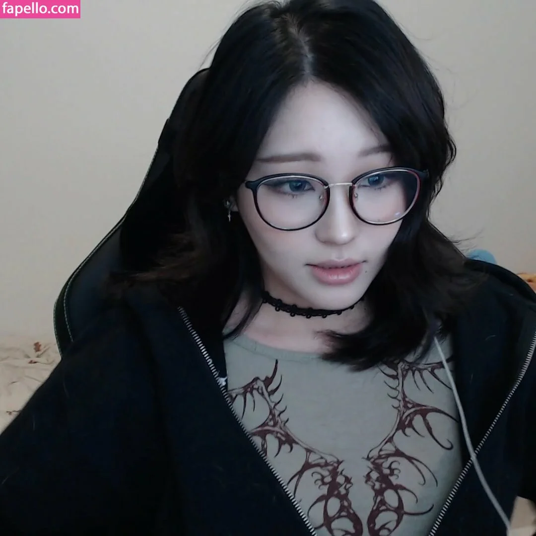 Kang Hee Yoon Onlyfans Photo Gallery 