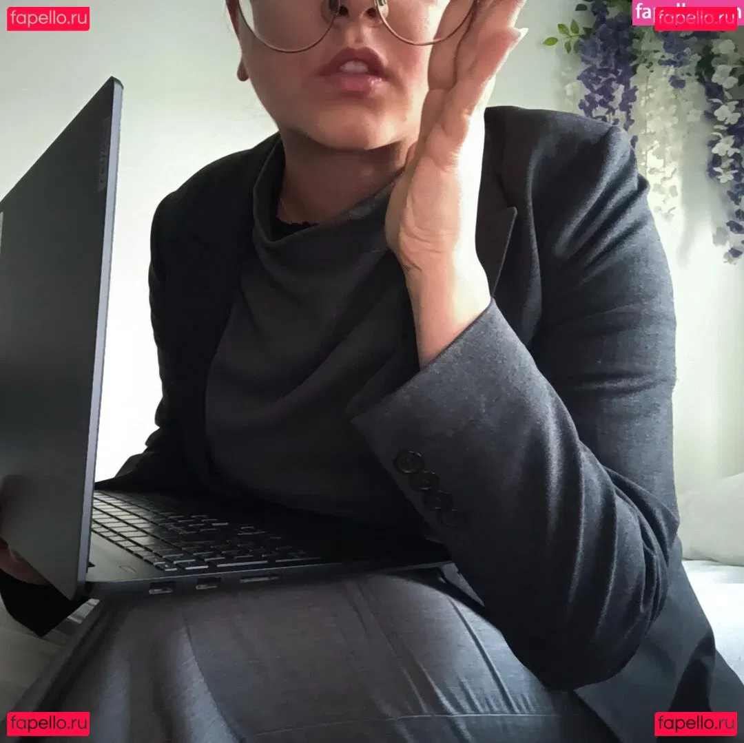 monoetitangee Onlyfans Photo Gallery 