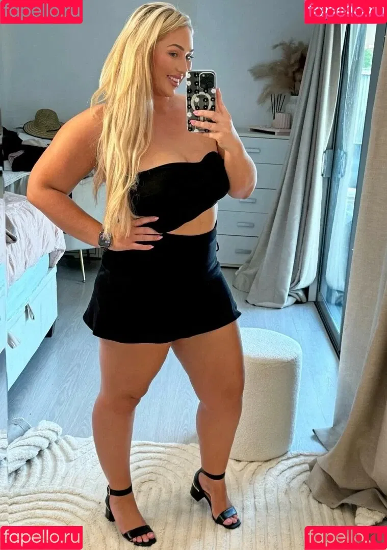 Nora Davis Onlyfans Photo Gallery 
