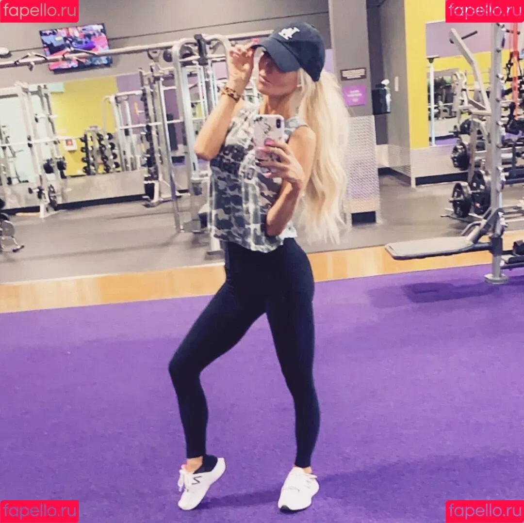 Jenn Stauss Onlyfans Photo Gallery 