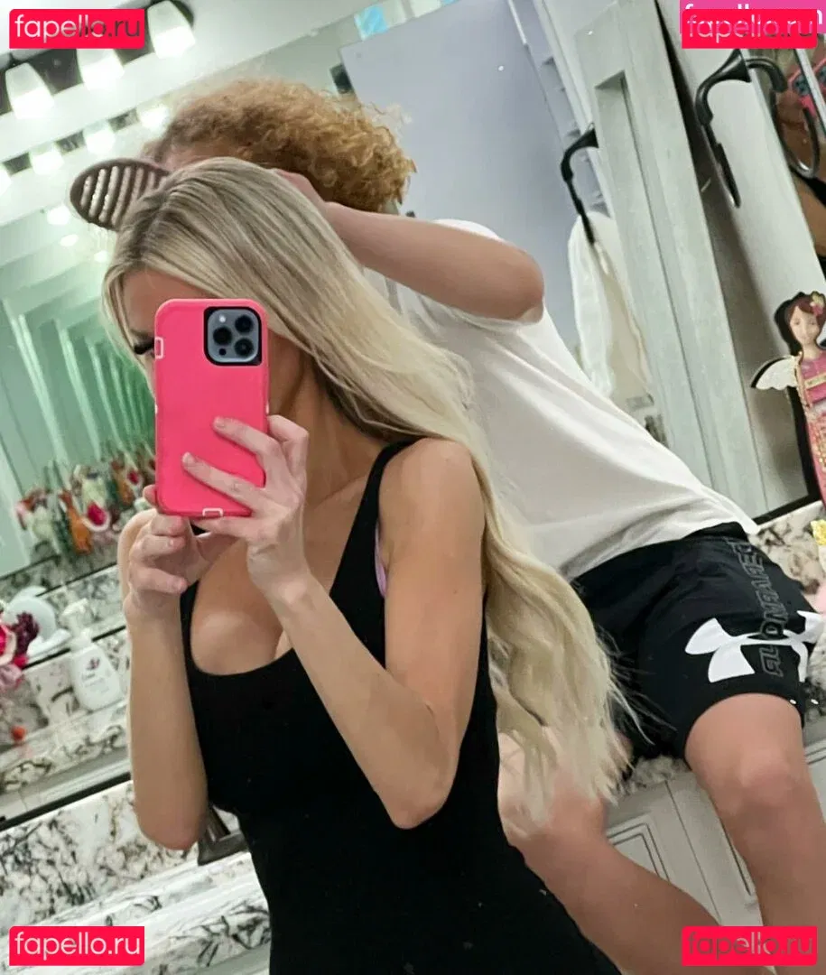 Jenn Stauss Onlyfans Photo Gallery 