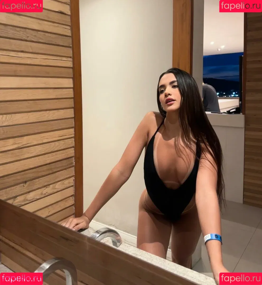 Letycia Soares Onlyfans Photo Gallery 
