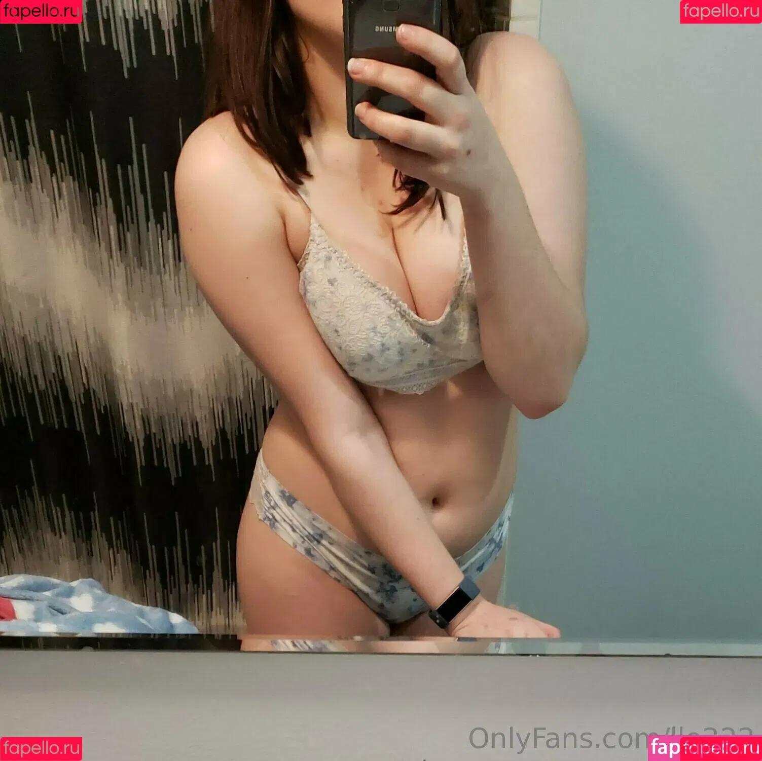 lle222 Onlyfans Photo Gallery 