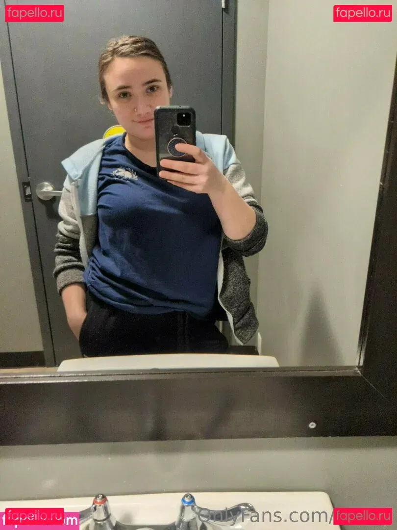 lle222 Onlyfans Photo Gallery 