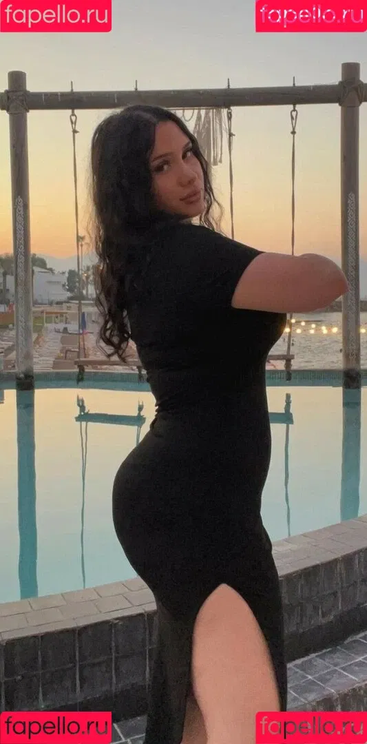 yasilisches Onlyfans Photo Gallery 